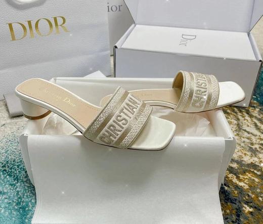 D家夏日必备一字拖小圆跟羊皮脚垫凉鞋 商品图5