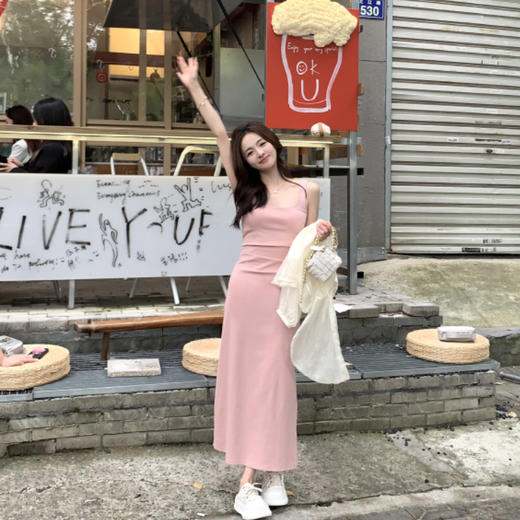 金蘑菇菇 极简主义/解构剪裁 夏日冰丝凉感通勤吊带连衣裙 商品图0