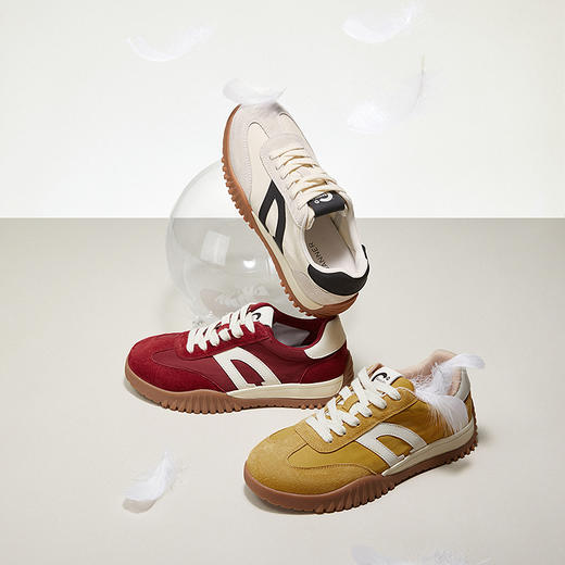 千百度厚底时尚德训鞋女款增高板鞋运动休闲鞋跑步鞋A25108104 商品图1