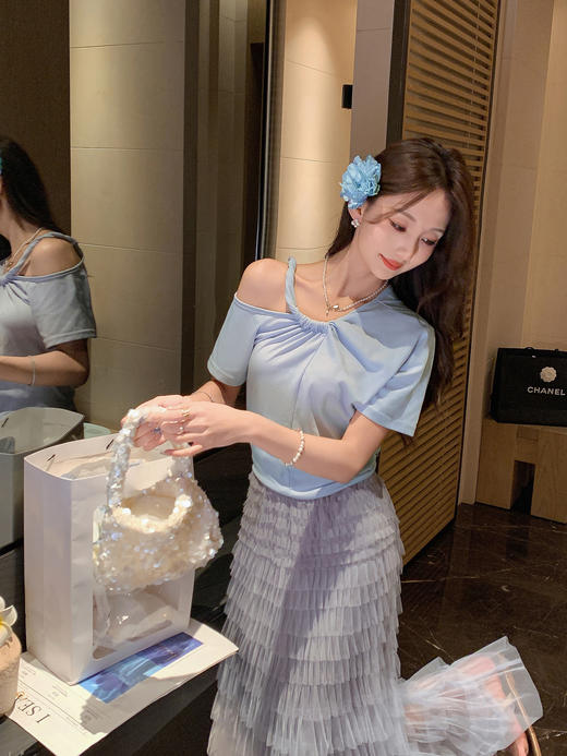 张心子【心动讯号】性感扭结露肩气质上T恤上衣 U2505033 商品图13