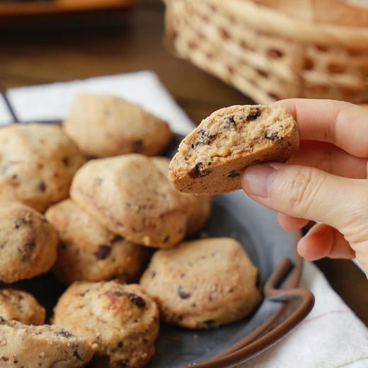 大末巧克力坚果曲奇 25g*10块/盒 商品图3