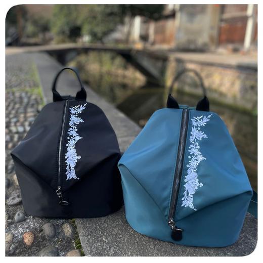 【预售3天】刺绣双肩包女2025新款时尚简约百搭尼龙布大容量旅行休闲背包YWC112 商品图3