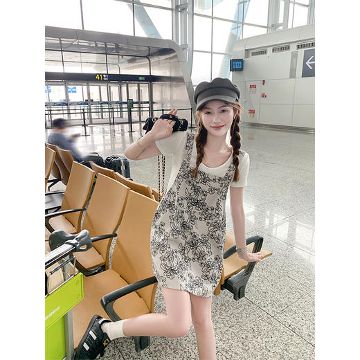 <曾小咸推荐>3.29现货秒杀 ！微信超特价！复古渡鸦印花背带短裙 日常199.99 立减100 秒杀99.99！！ 商品图1