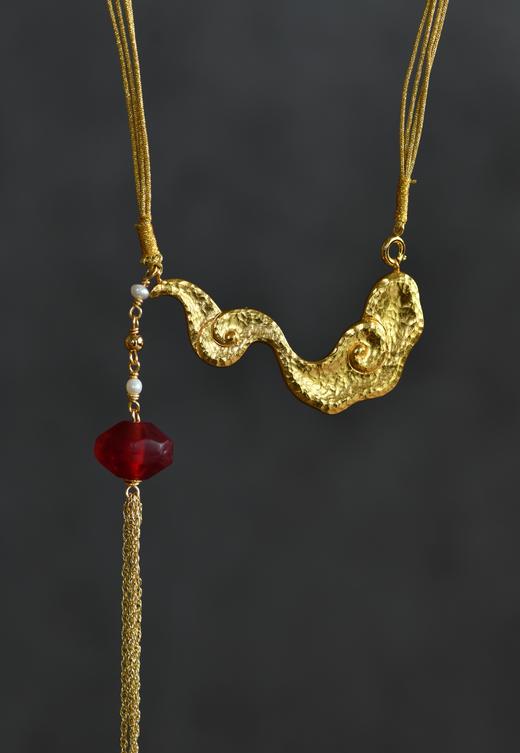 捷克红绿琉璃錾刻银鎏金自在祥云项链 商品图0