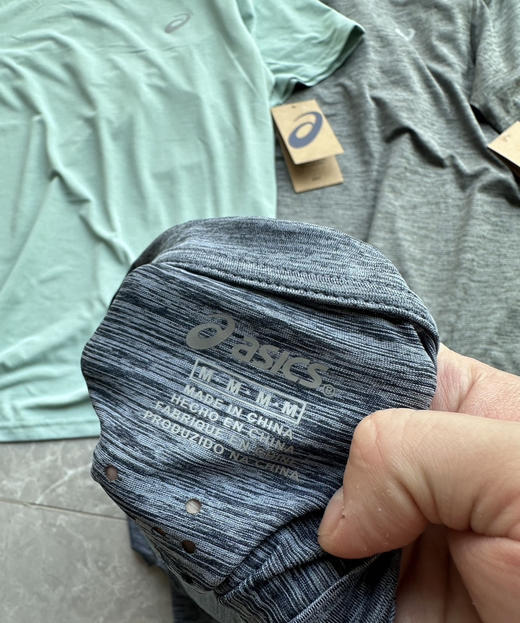 全新正品Asics亚瑟士激光穿孔男士弹力速干透气运动健身短袖t恤
五个色，尺码M-XXL 商品图2