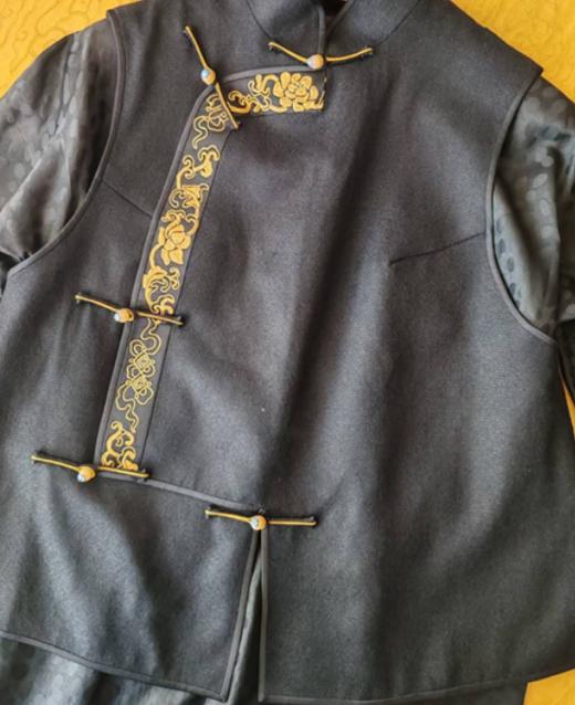 盛唐牡丹| 丝毛盘金绣偏襟马甲(盛唐牡丹与非遗传承人王小潇联名系列) 商品图0