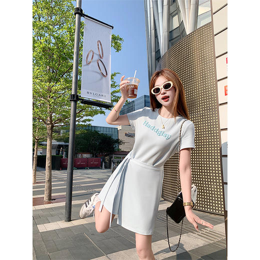 <曾小咸推荐>韩系设计感立体字母A字连衣裙 商品图0