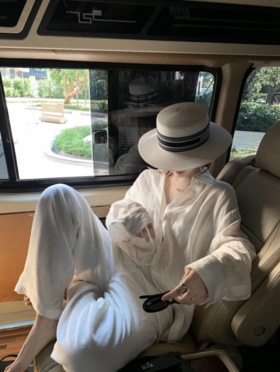 🌸穿不腻的「隐形贵气」💰亚麻自带清凉buff❗【老钱风亚麻阔腿裤】💕裤身自带松弛“富贵皱”，带着野生的呼吸感，🍑越穿越有故事❗ 