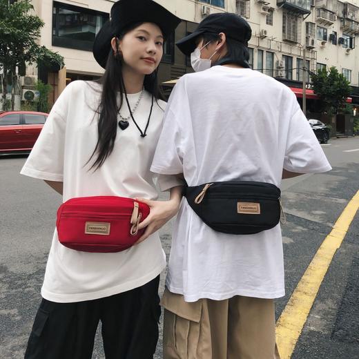 【日系风胸包，简约轻便】日系胸包男士ins简约小包 轻便休闲斜挎包 男运动单肩包 潮牌小背包情侣款-QQ 商品图2