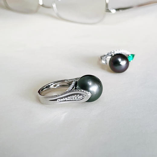 CHIC系列 18K镶钻石和大溪地珍珠 戒指 商品图1