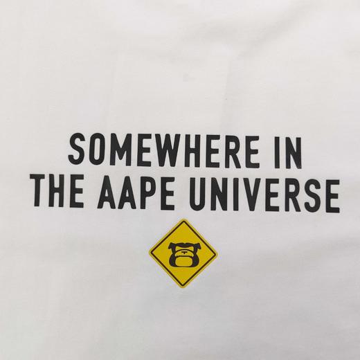 点此购买 AAPE猿人指示牌字母logo图案印花休闲男女情侣圆领短袖T恤 LL 318553 商品图6