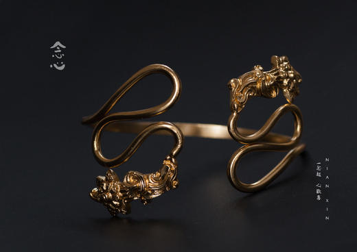 银鎏金缠绕莲花手镯 商品图1