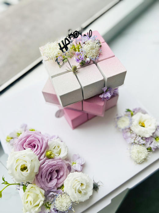 鲜花魔方慕斯 商品图0