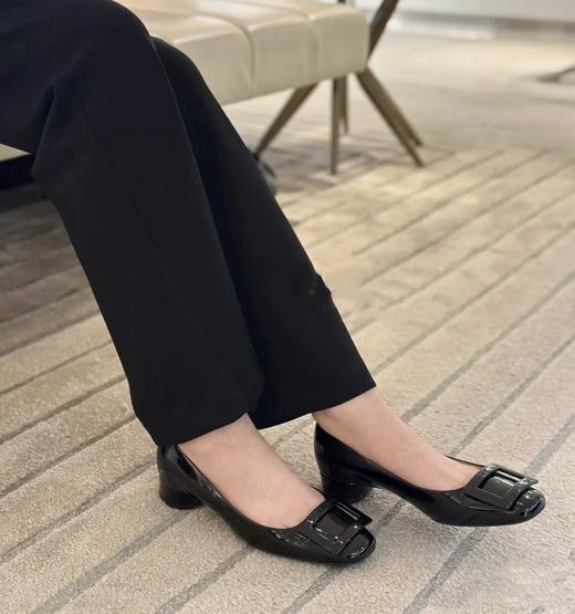 重磅渠道！ 2.5cm果冻漆皮方扣单鞋   烤漆方扣单鞋  低跟通勤  橡胶软底 商品图2