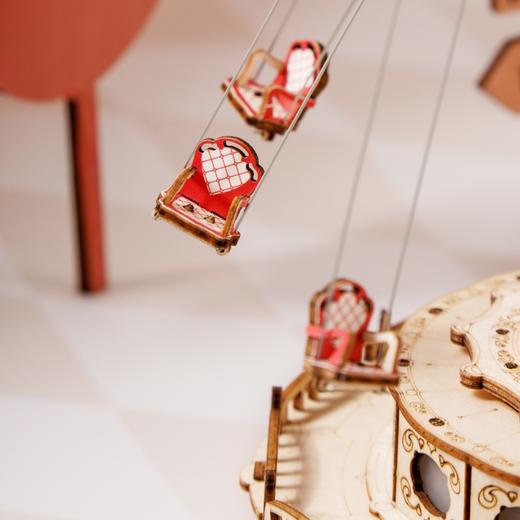 若态梦镜 · 空中飞椅
EA02 商品图2