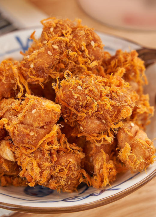 🥰麻花裹满了肉松🔥【果然U品 肉松麻花】一口香酥松脆😍好吃到嗦手指🎯 ✅100%真肉松🥩6代传承古法手工工艺，柴火油炸 每一根都是纯手工制作  商品图4