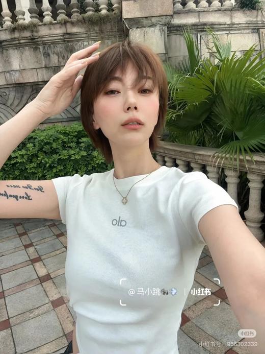 Alo新款三色短款修身T恤 商品图2