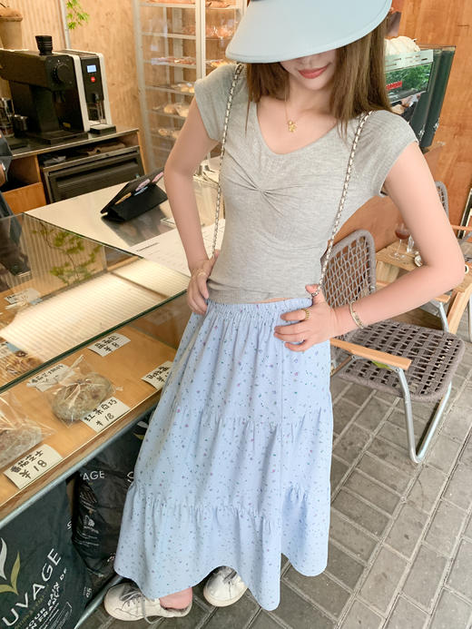 【99元任选2件】新品现货秒杀！卖完下架不再补 ！微信粉丝打折价！！V领修身短袖T恤 商品图6