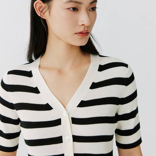 东黎 • 岛屿假日—纤羽 桑蚕丝山羊绒女士春夏开衫V领 2039 商品图7