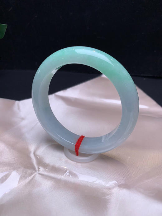 612957，58果绿底正圈，清新干净，整体底妆均匀，一半绿底色 商品图2