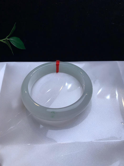 612956，56.2冰底飘花手镯，冰冰润润的，飘一抹淡雅花色，清新干净 商品图4