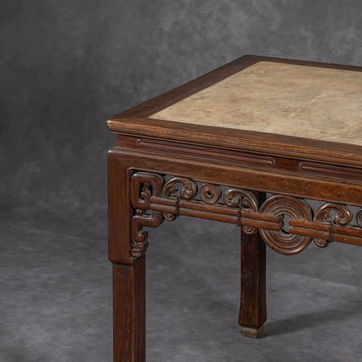 清中期	红木镶云石拱璧纹八仙桌 商品图3