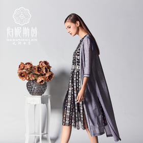 1D6831-灰色风衣--写实与抽象--《智慧之光-波斯艺术》