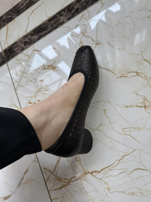 515-3 烘干 优雅方头 柔软镂空羊皮 3cm暴走粗跟 夏天凉快的单鞋 号很足我穿36 35-40 商品图12