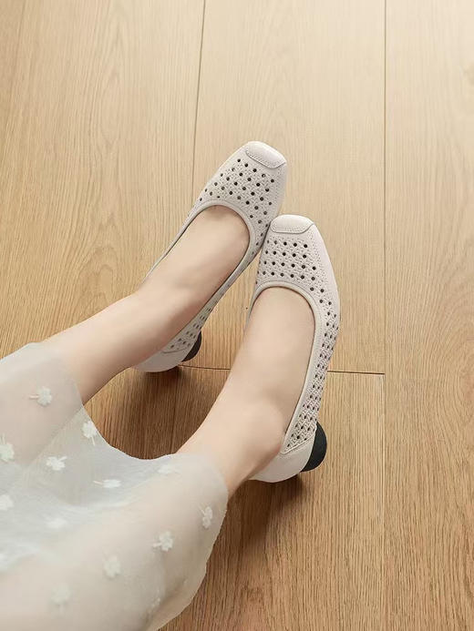 515-3 烘干 优雅方头 柔软镂空羊皮 3cm暴走粗跟 夏天凉快的单鞋 号很足我穿36 35-40 商品图5