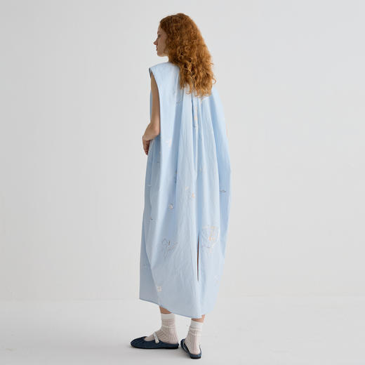 谜底连衣裙无袖女2025夏新品气质度假印花宽松H型中长裙252ML0609 商品图2