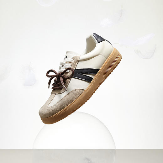 千百度厚底复古德训鞋女款轻便时尚休闲鞋舒适运动鞋A25108739 商品图2