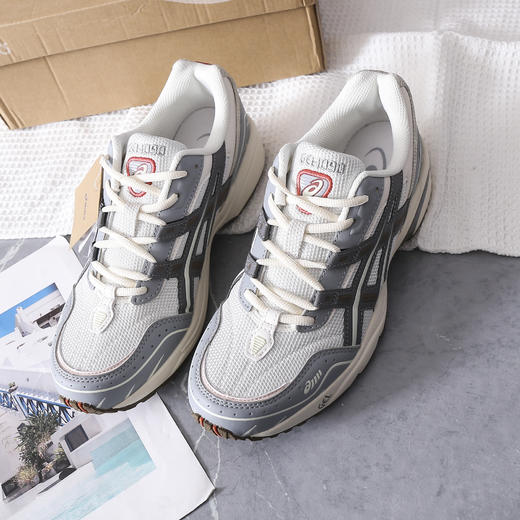 【专属】Asics亚瑟士GEL-1090 V1情侣款老爹鞋，舒适复古潮流休闲鞋，复古未来设计主义设计，自带街拍高光！潮流又实穿！安排起来～ 商品图6