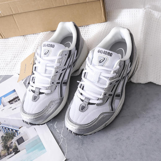 【专属】Asics亚瑟士GEL-1090 V1情侣款老爹鞋，舒适复古潮流休闲鞋，复古未来设计主义设计，自带街拍高光！潮流又实穿！安排起来～ 商品图5