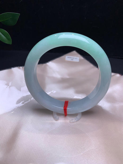 612957，58果绿底正圈，清新干净，整体底妆均匀，一半绿底色 商品图0