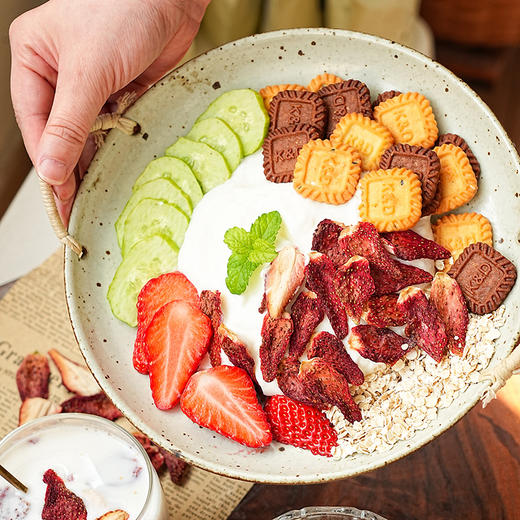 【一方云拾】原切草莓干 11斤草莓晒成1斤干 配料简单 8分甜2分酸 自然草莓香 商品图5