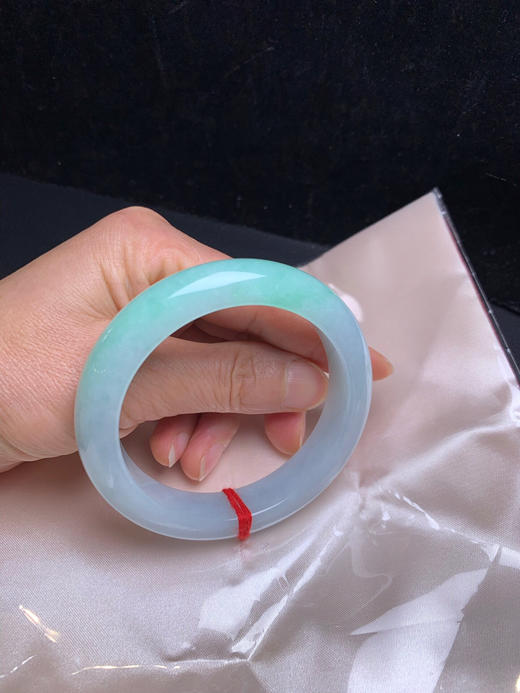 612957，58果绿底正圈，清新干净，整体底妆均匀，一半绿底色 商品图5