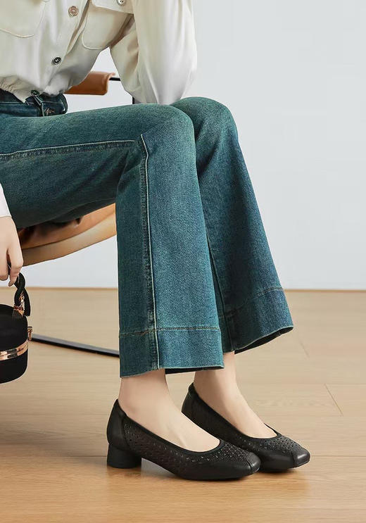 515-3 烘干 优雅方头 柔软镂空羊皮 3cm暴走粗跟 夏天凉快的单鞋 号很足我穿36 35-40 商品图2