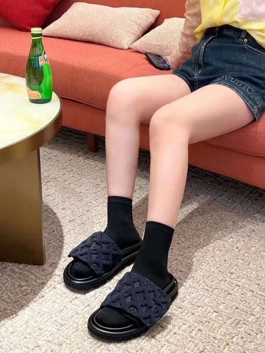 驴家 𝙇𝙤𝙪𝙞𝙨 𝙑𝙪𝙞𝙩𝙩𝙤𝙣 x 草间弥生联名款 十周年限定款+经典款合集 老花拖鞋 （HC） 商品图12