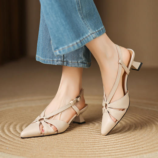 【预售5天】真皮复古罗马风编织镂空，包头凉鞋粗跟仙女低跟鞋LD&7388 商品图0