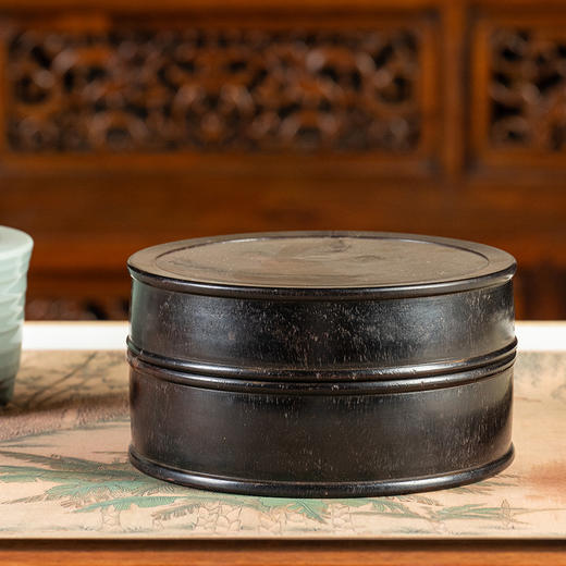 清	紫檀整挖圆形盖盒 商品图0