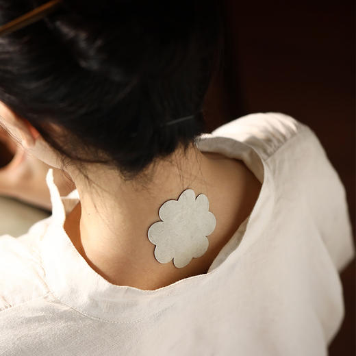 暖暖穴位贴 | 15贴/盒 三伏贴 10种草本+2种精油 花形可爱 透气服帖 含穴位说明书 少点盐 商品图1