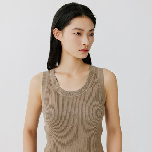 东黎 • 岛屿假日—空气动力 桑蚕丝山羊绒女士春夏抽条U领背心 2077 商品图6