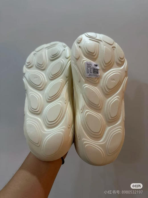 原单正品新百伦NB拖鞋 户外凉鞋舒适百搭防滑防磨一字拖鞋
size: 7-11 (40 41.5 42.5 44 45)
黑白两色 商品图7