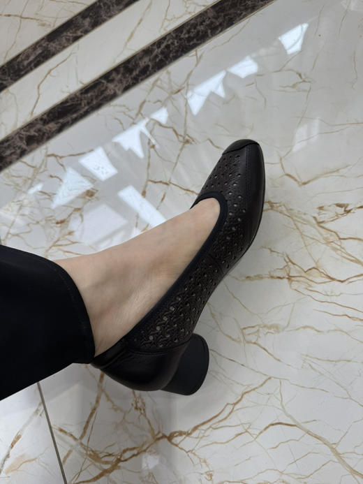 515-3 烘干 优雅方头 柔软镂空羊皮 3cm暴走粗跟 夏天凉快的单鞋 号很足我穿36 35-40 商品图10