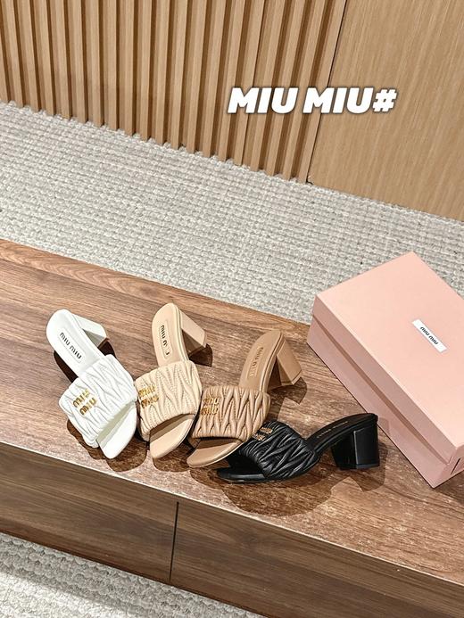 缪缪 新款褶皱猫跟拖 根高5.5cm（HC） 商品图2