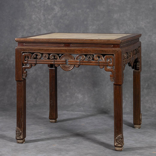 清中期	红木镶云石拱璧纹八仙桌 商品图0