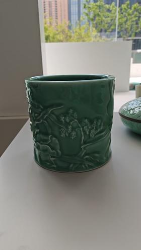 风荷大笔筒（梅子青）