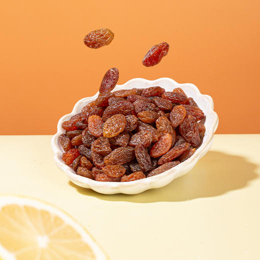 【疆果乐】柠檬风味葡萄干独立包装网红零食大颗葡萄 解馋休闲零食145g 商品图2