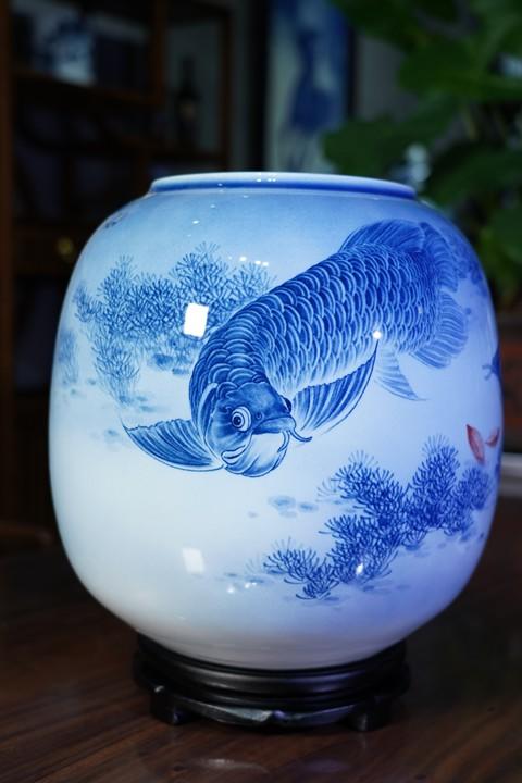 青花如鱼得水冬瓜瓶 商品图0