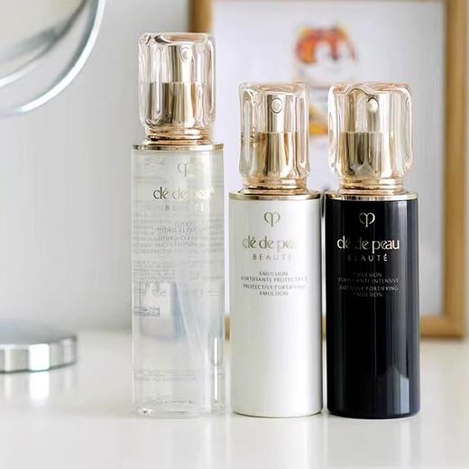 【保税仓直发·全球购·蚂蚁链可扫码溯源】CPB肌肤之钥光采赋活水乳三件套 水(湿润型)170ml/瓶+日防护乳125ml/瓶+夜防护乳125ml/瓶【爆款专属】『此链接商品请分开拍单-合并下单不发货』 商品图8